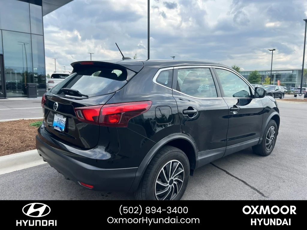 Used 2018 Magnetic Black Nissan S image 16