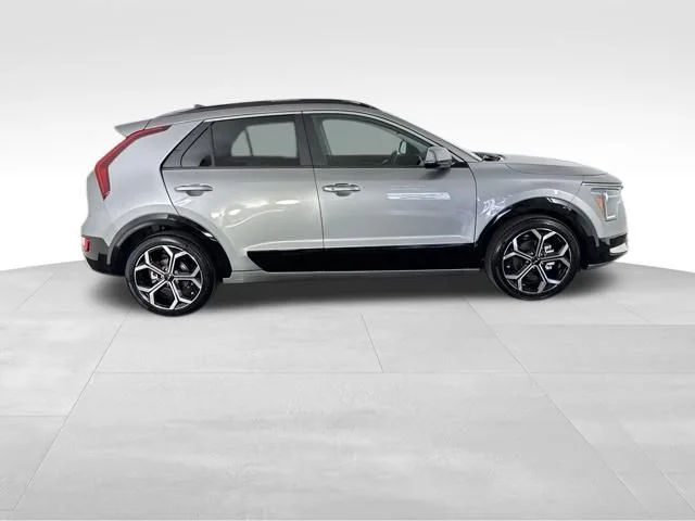 Used 2025 Gray Kia EX Touring image 6