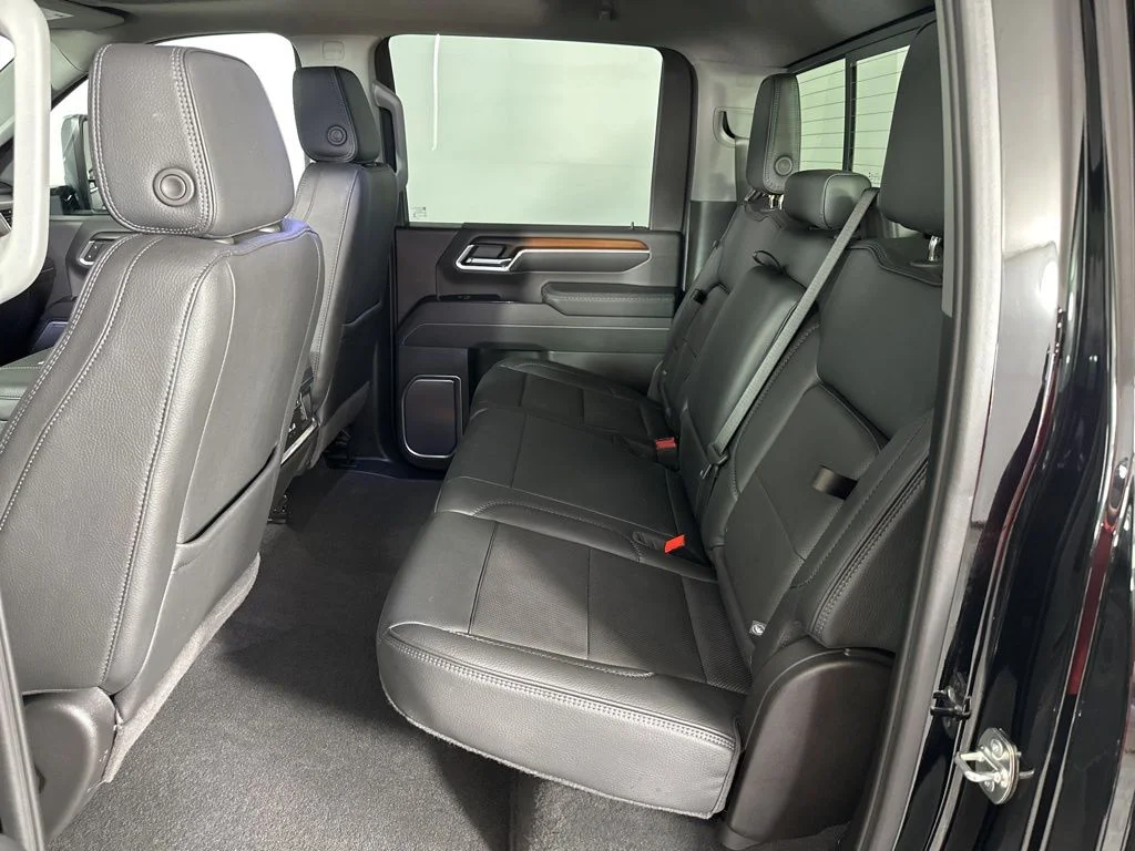 Used 2025 Black GMC Denali image 10