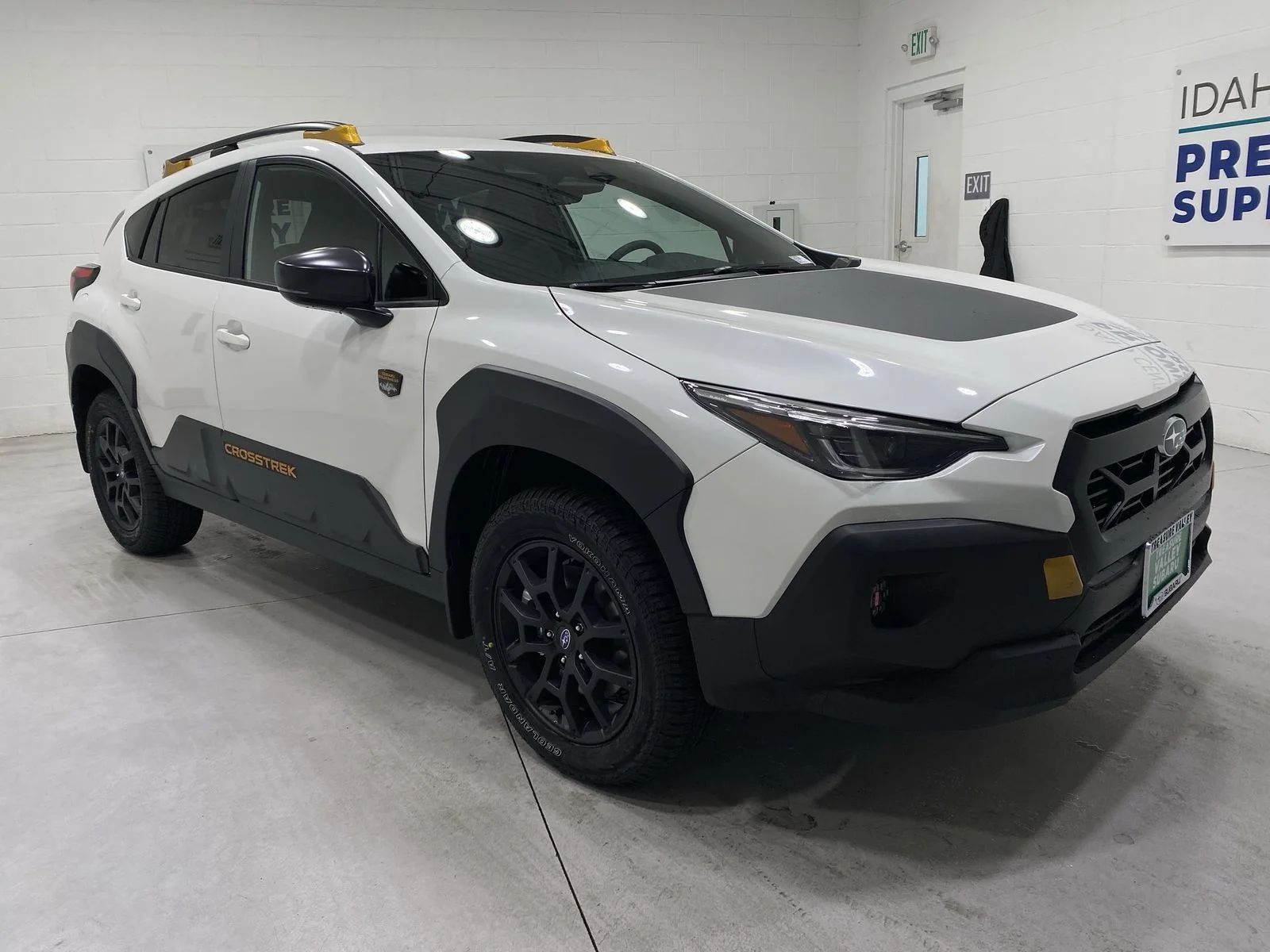 New 2026 CRYSTAL WHITE PEARL Subaru Wilderness image 2