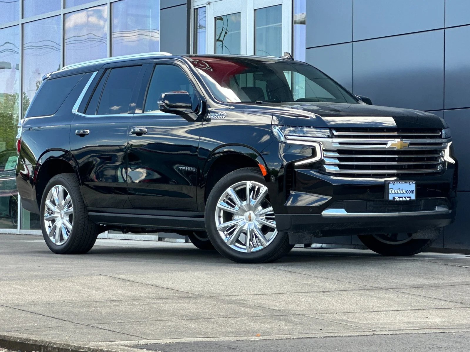 Used 2022 Black Chevrolet High Country image 2