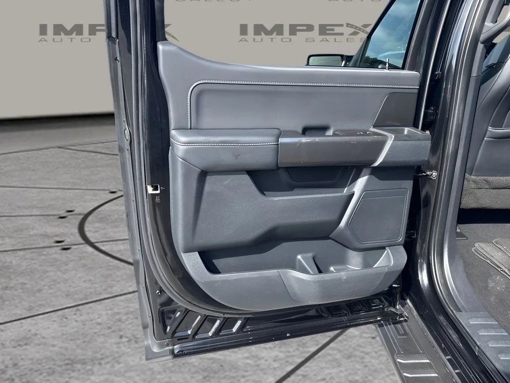 Used 2023 Black Ford XLT image 30