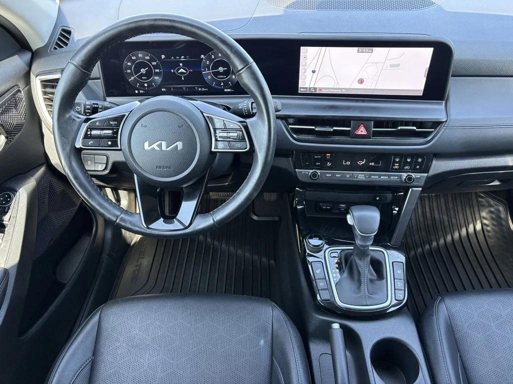 Used 2025 Gray Kia EX image 3