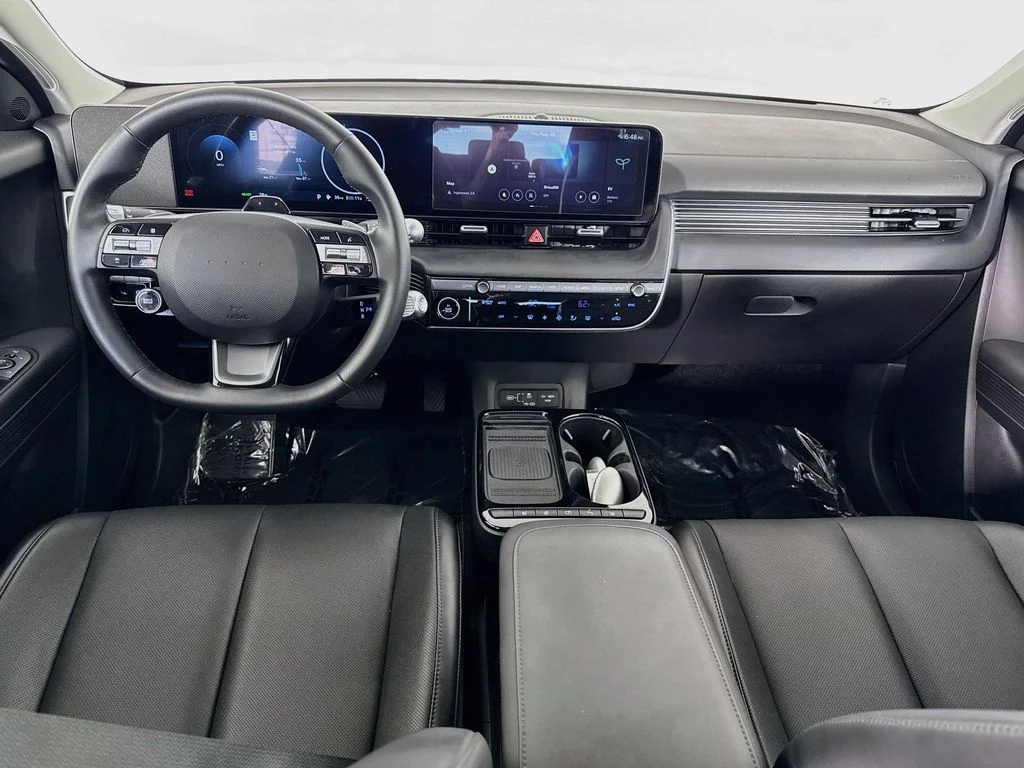 Used 2025 Gray Hyundai SEL image 23