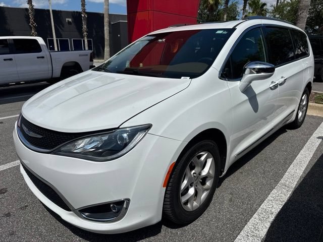 2020 Chrysler Pacifica Limited's photo