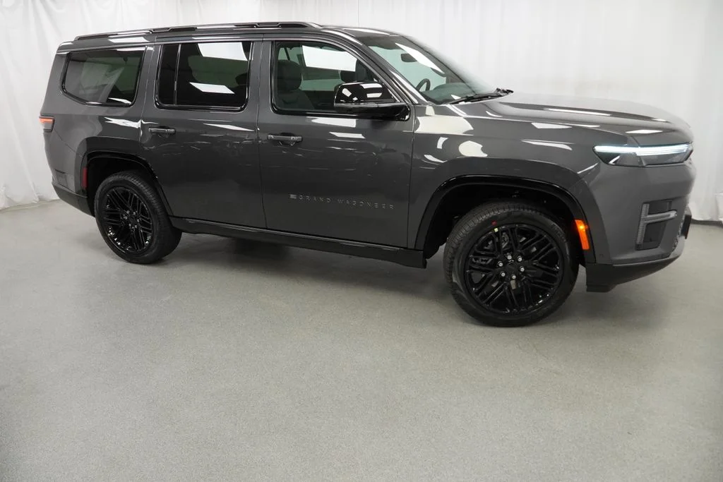 New 2026 Baltic Gray Metallic Clearcoat Jeep Limited Reserve image 9
