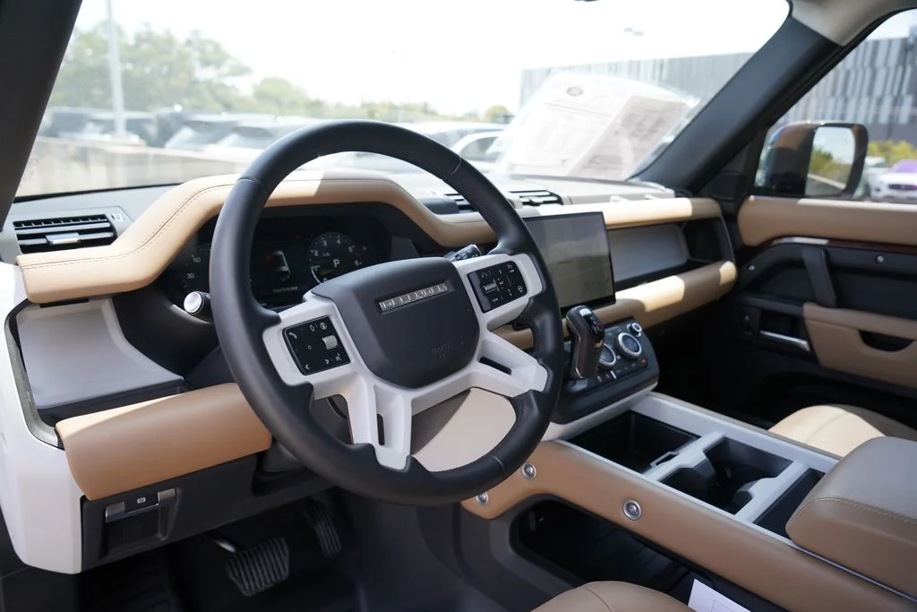 2025 Land Rover Defender X-Dynamic SE - Photo 8