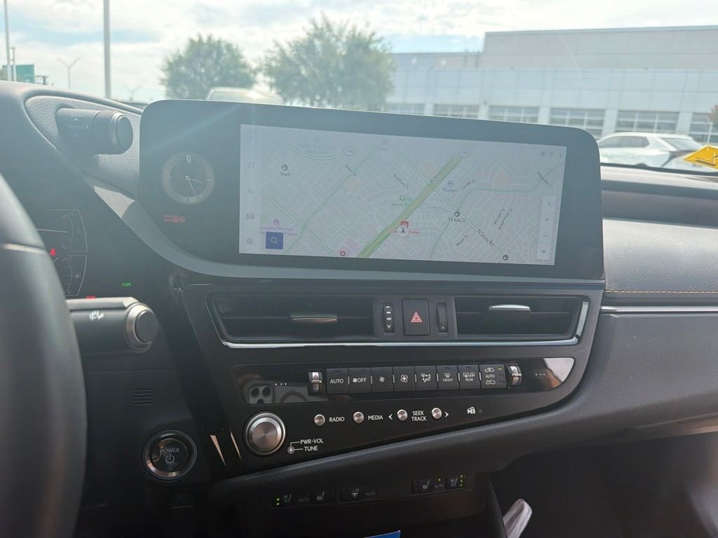Used 2025 Blue Lexus 300h image 4