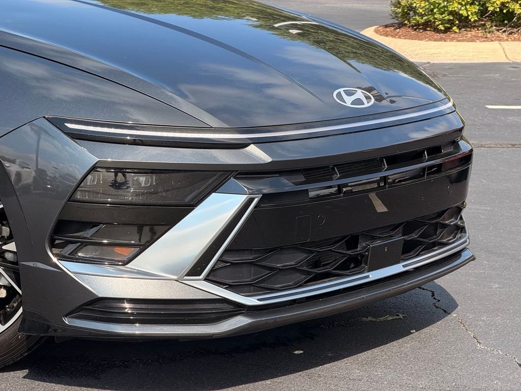 Used 2025 Gray Hyundai SEL image 7