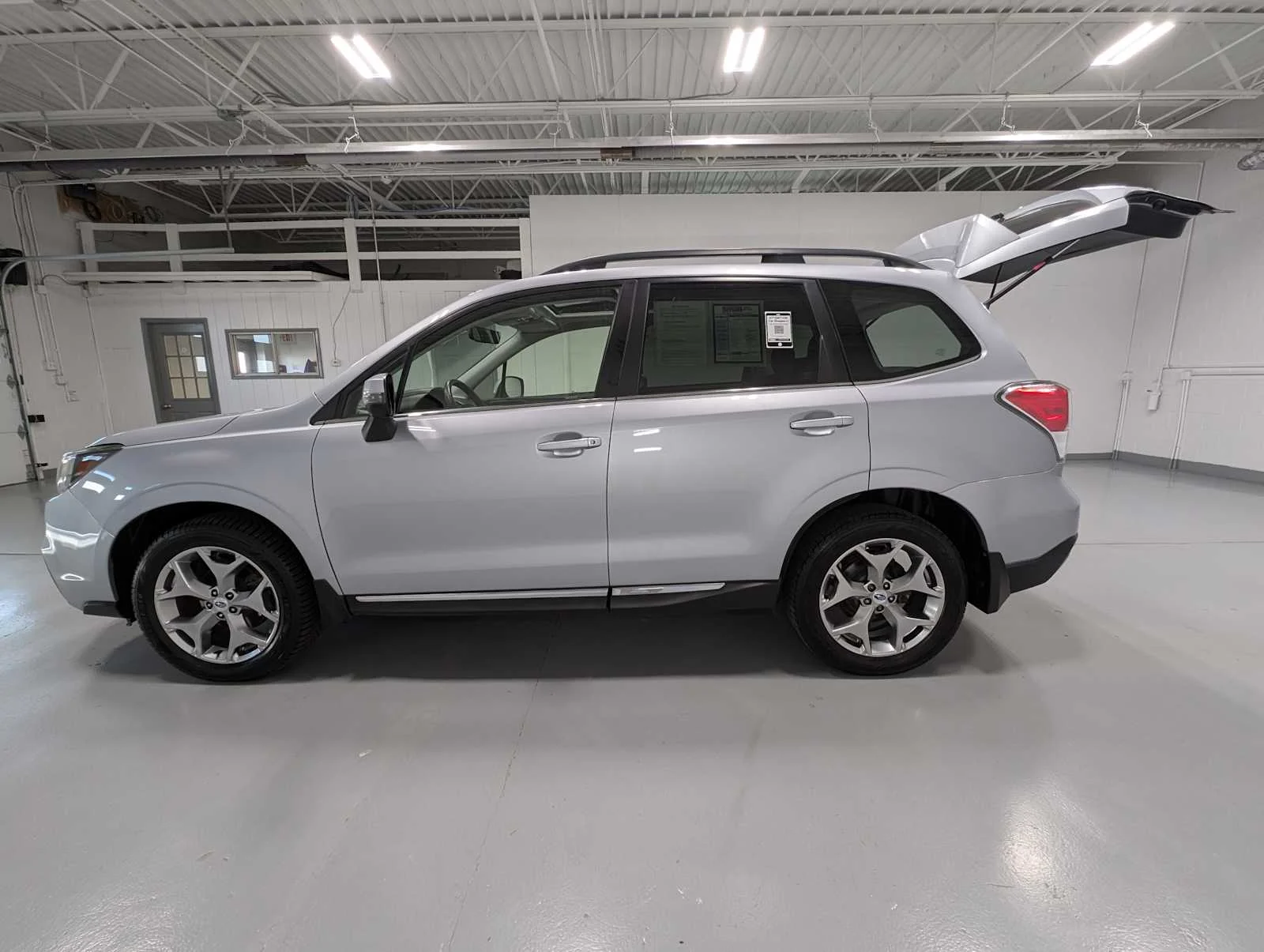 Used 2017 Ice Silver Metallic Subaru Touring image 12
