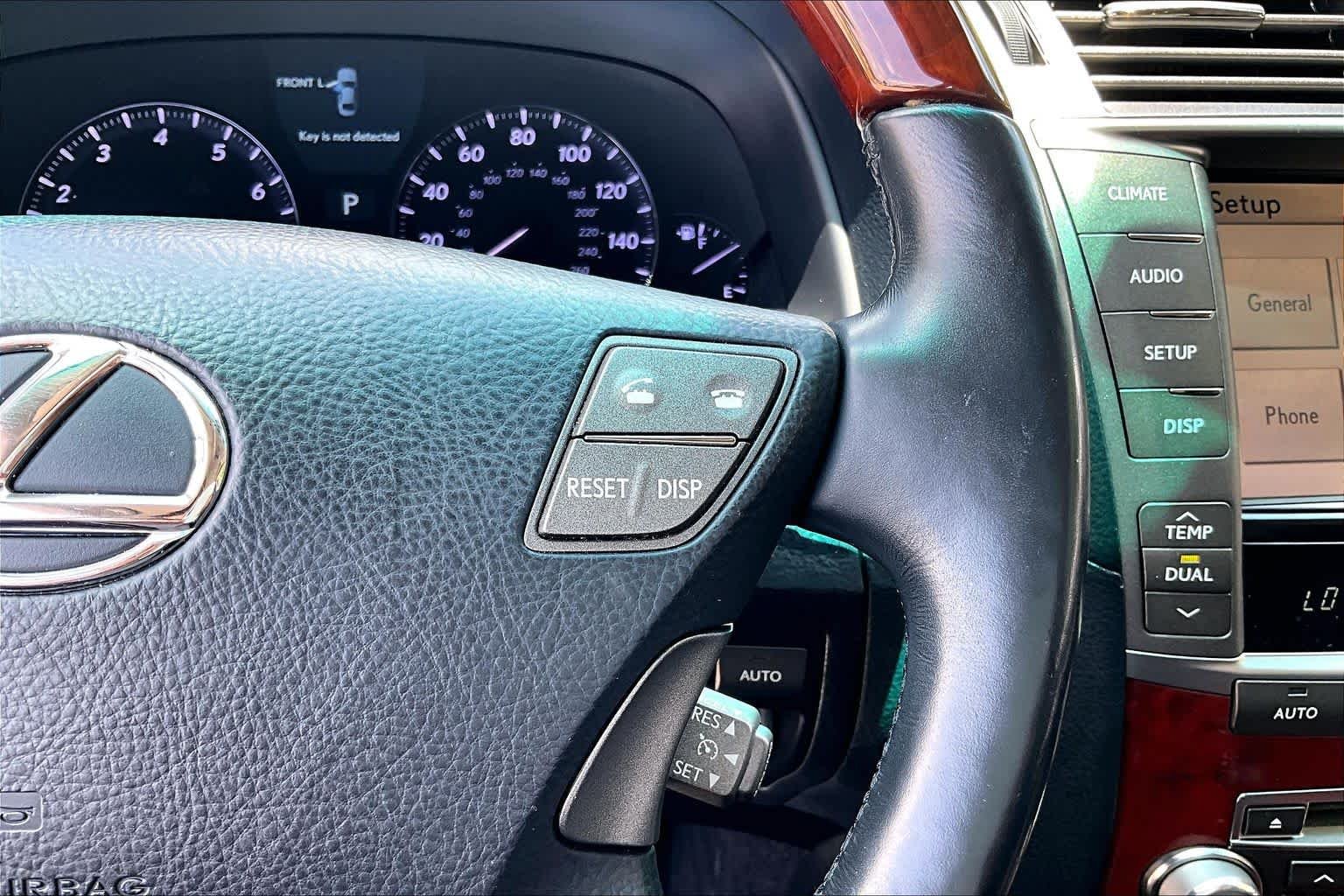 Used 2012 Starfire Pearl Lexus  image 22
