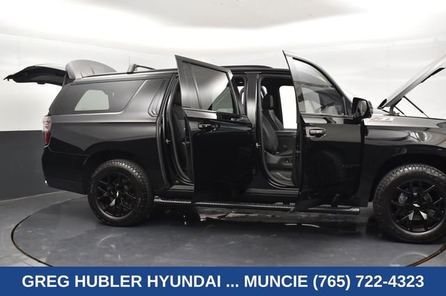Used 2022 Black Chevrolet Z71 image 41
