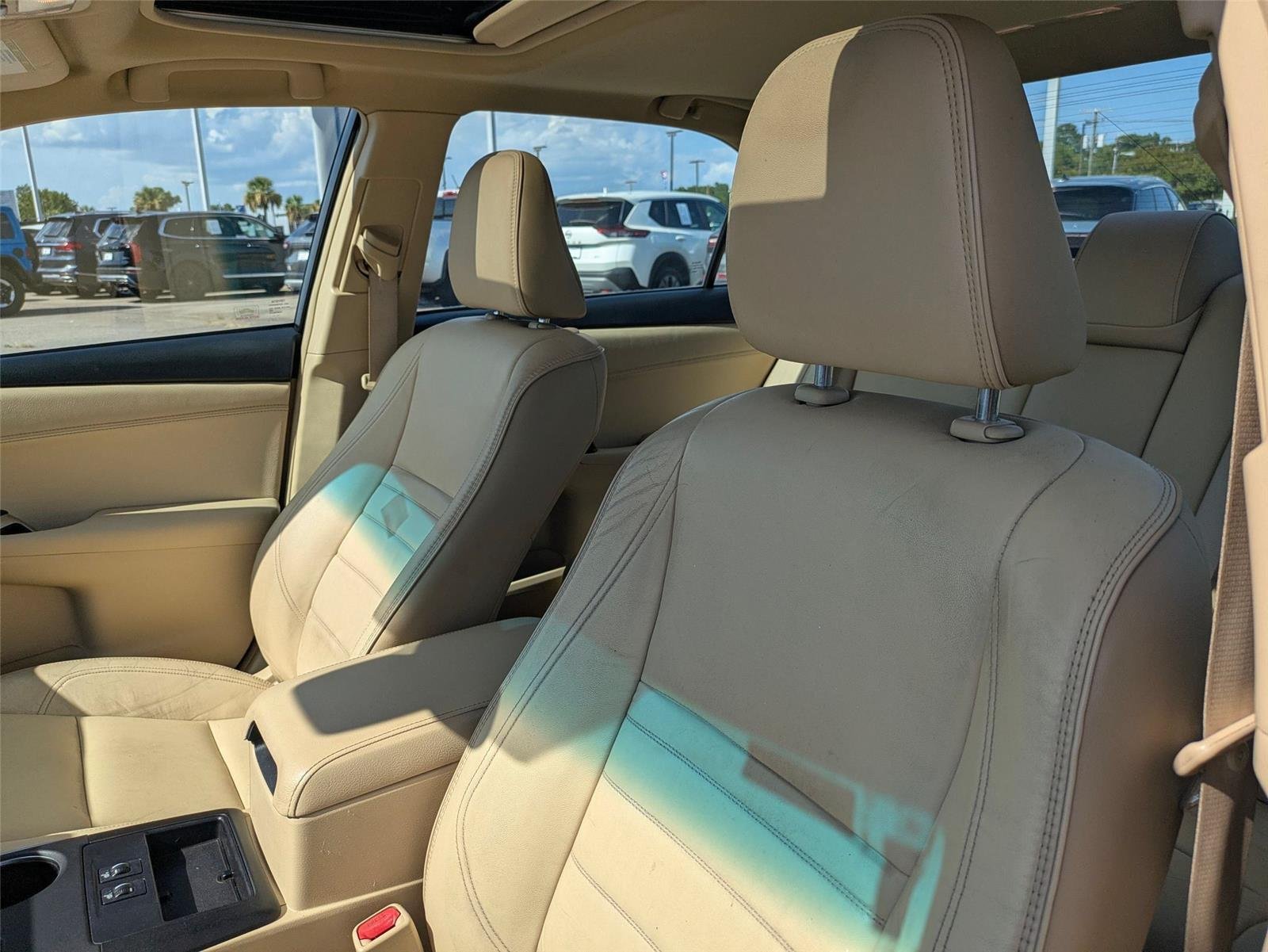 Used 2017 Creme Brulee Mica Toyota XLE image 15