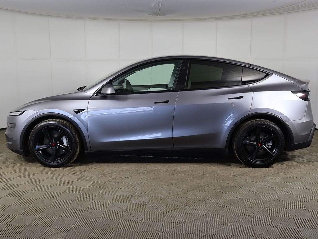 2026 Tesla Model Y Long Range - Photo 14