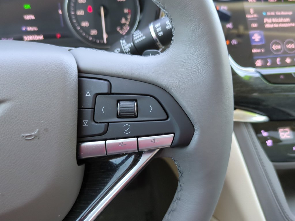 Used 2022 White Cadillac Premium Luxury image 21