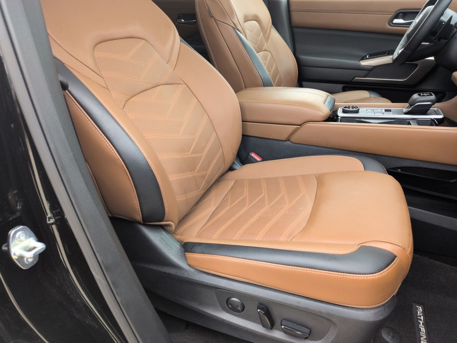 Certified Used 2024 Super Black Nissan Platinum image 34