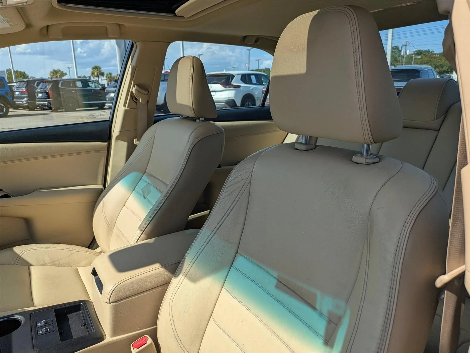 Used 2017 Creme Brulee Mica Toyota XLE image 15