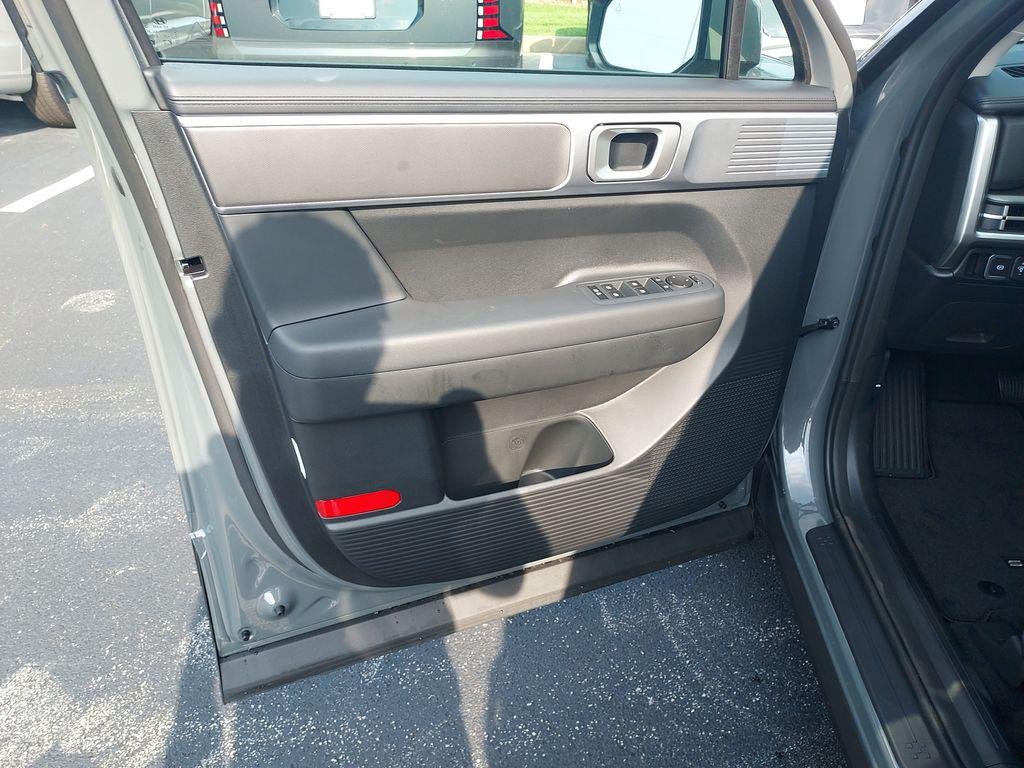New 2027 Gray Hyundai SE AWD image 12