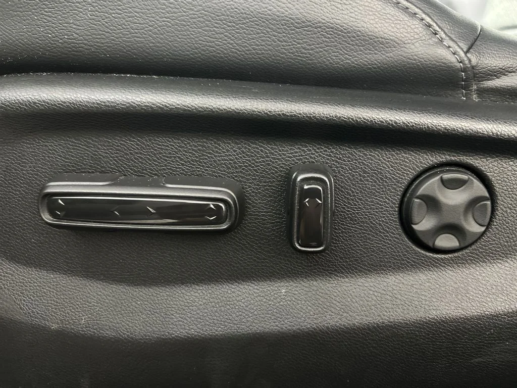 Used 2020  Honda Touring image 13