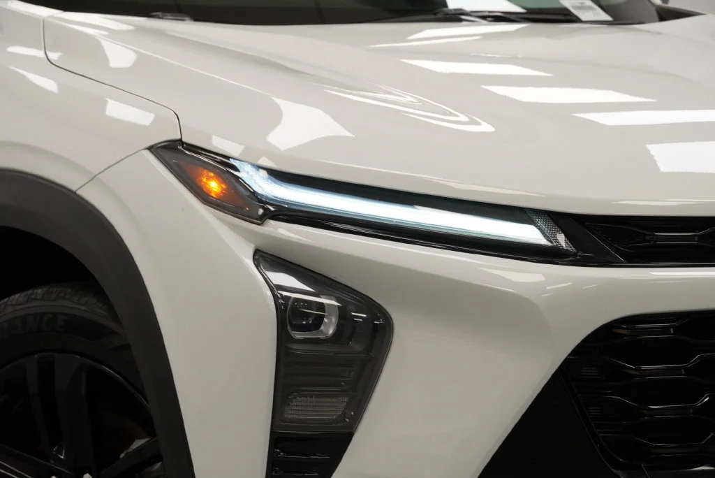 Certified Used 2024 Summit White Chevrolet ACTIV image 35