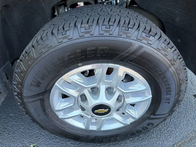 Used 2022 Summit White Chevrolet WT image 12