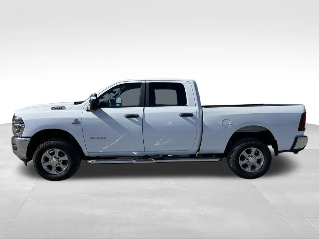 Used 2025 White Ram Big Horn image 8