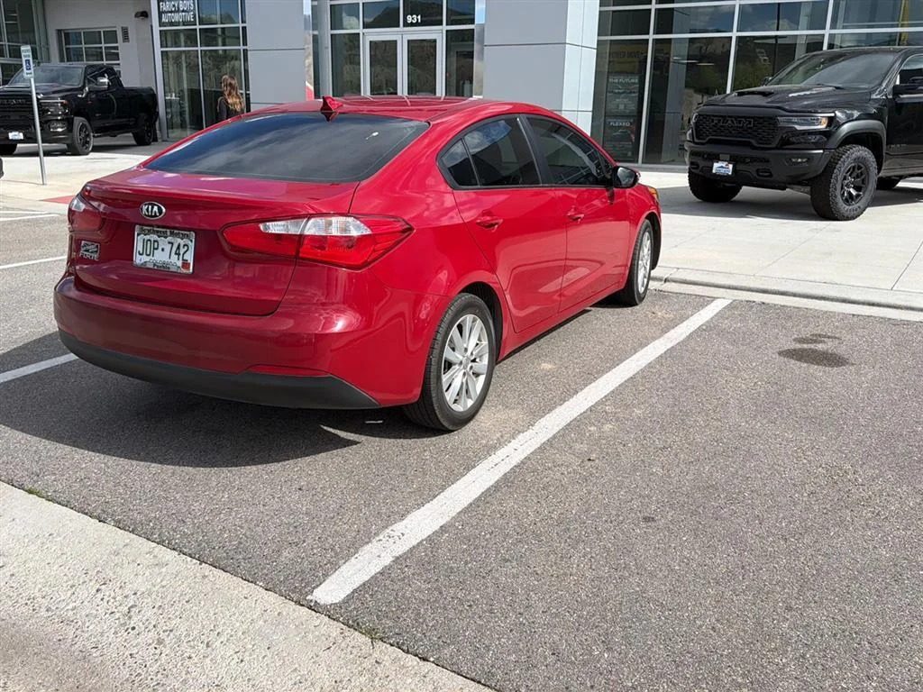 Used 2016 Crimson Red Kia LX image 3