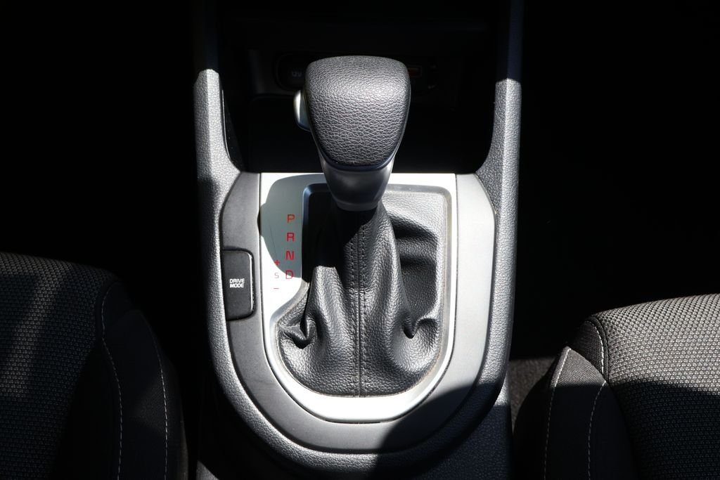 2024 Kia Forte LXS - Photo 18