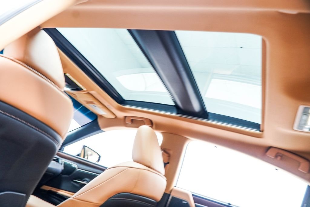 Used 2025 Silver Lexus 350 Ultra Luxury image 41