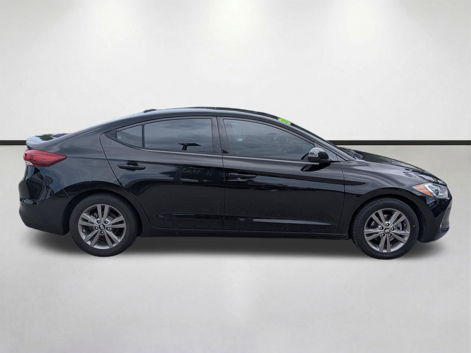 Used 2018 Phantom Black Hyundai Value Edition image 4