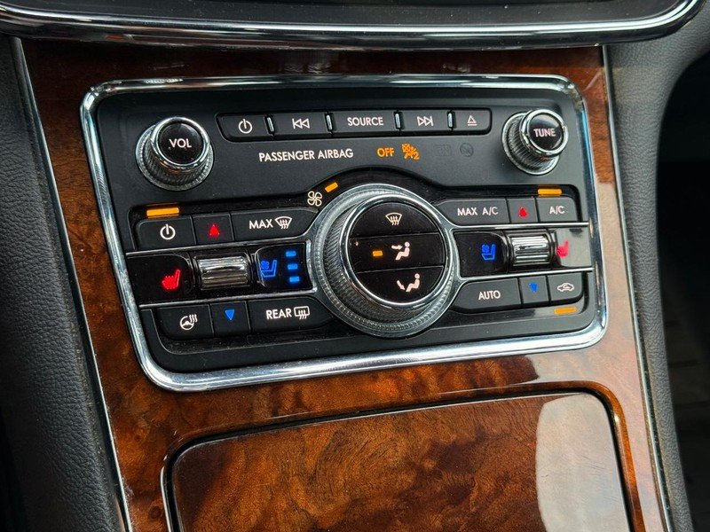 2020 Lincoln Continental Reserve - Photo 18