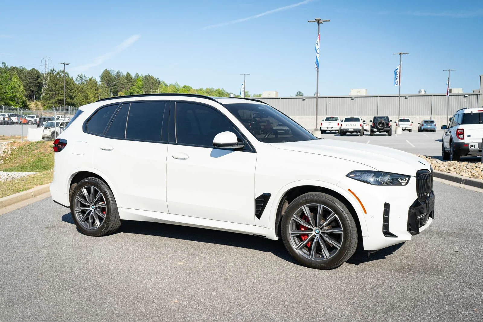 Used 2024 White BMW xDrive40i image 12