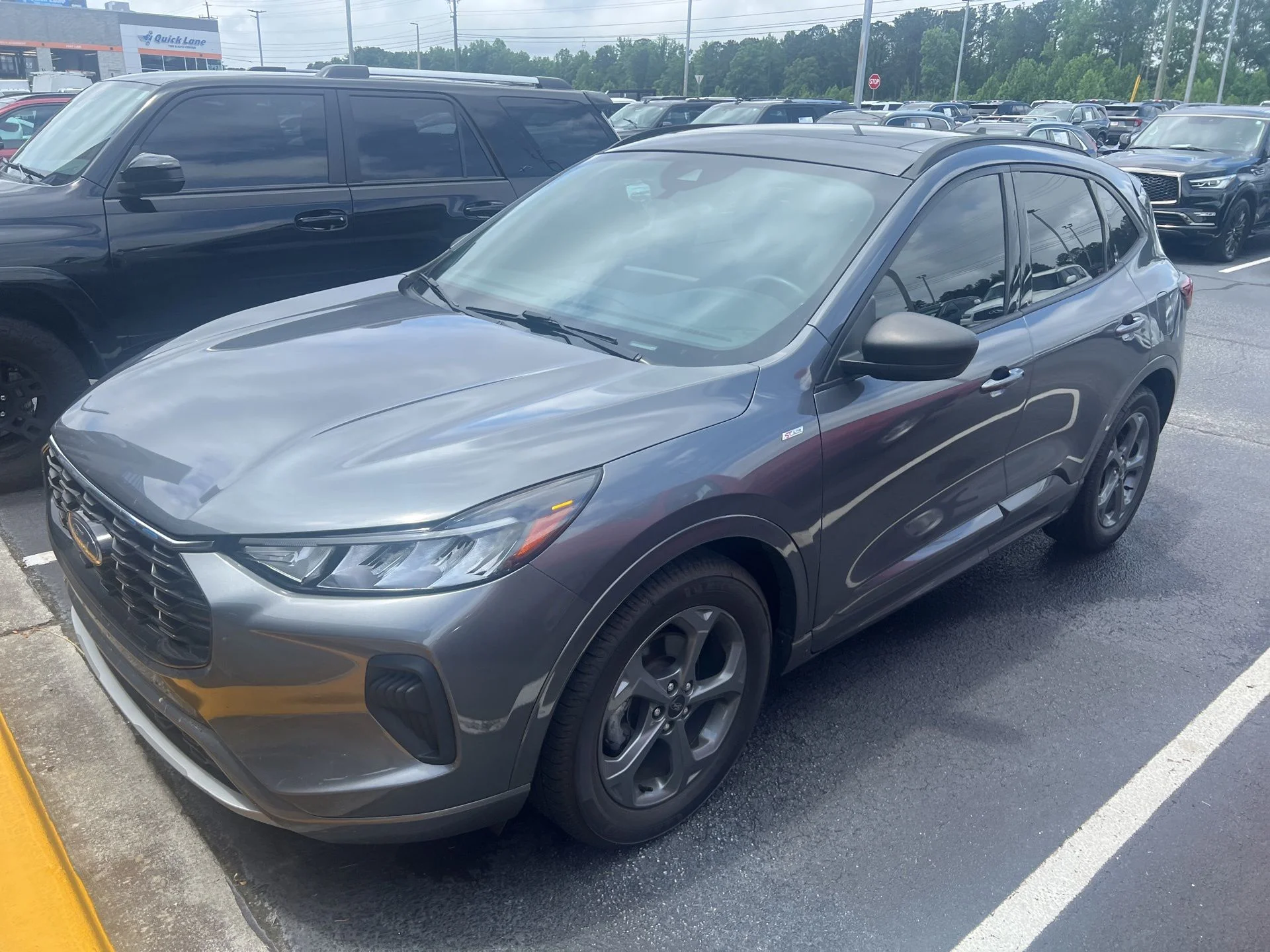 2023 Ford Escape ST-Line FWD's photo