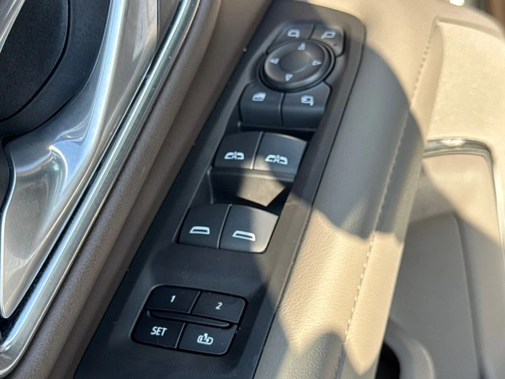 Used 2022 Summit White Chevrolet LT image 34