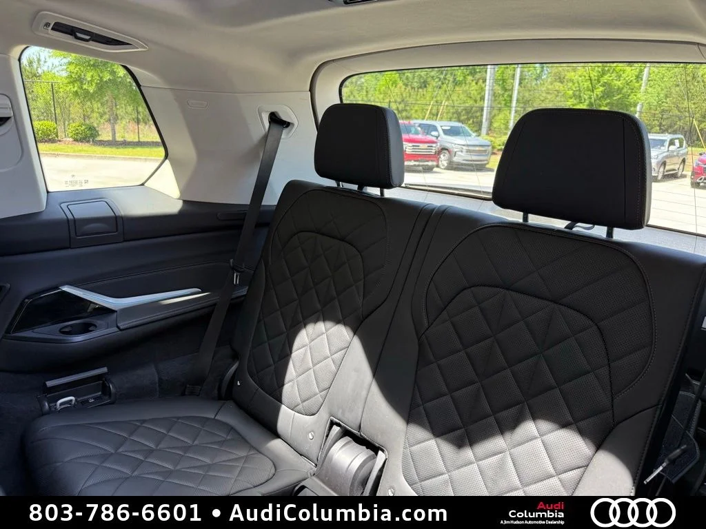Used 2023 White BMW xDrive40i image 26