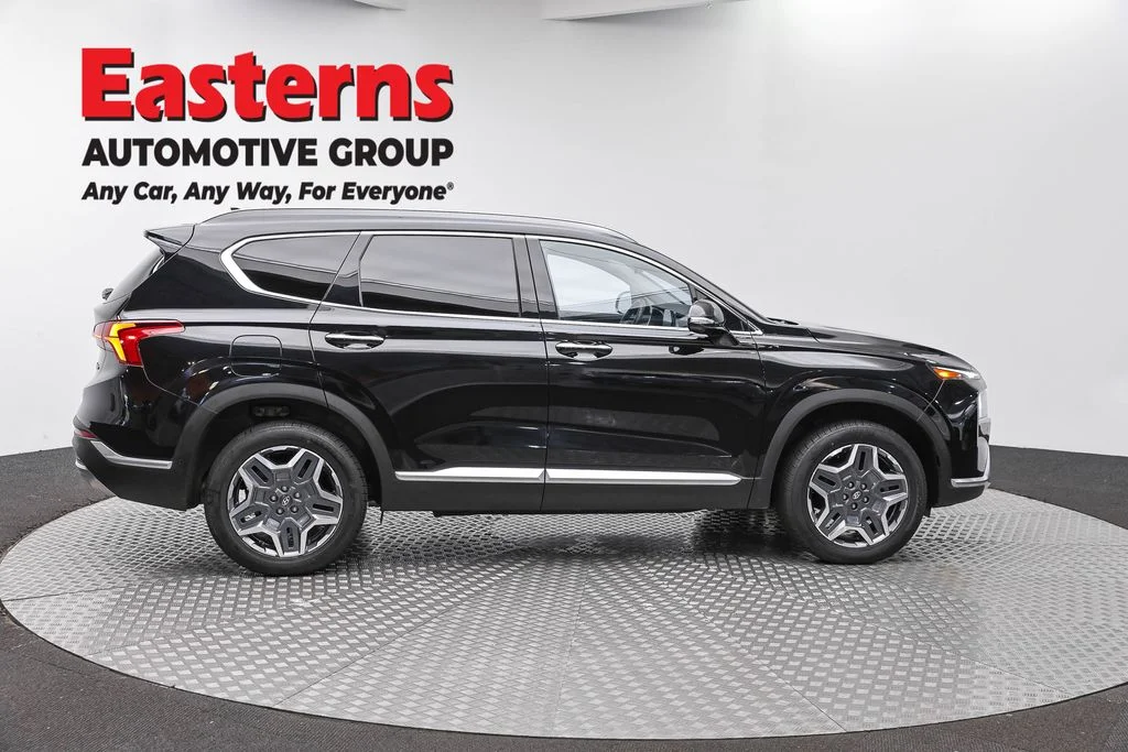 Used 2023 Black Hyundai Limited image 4