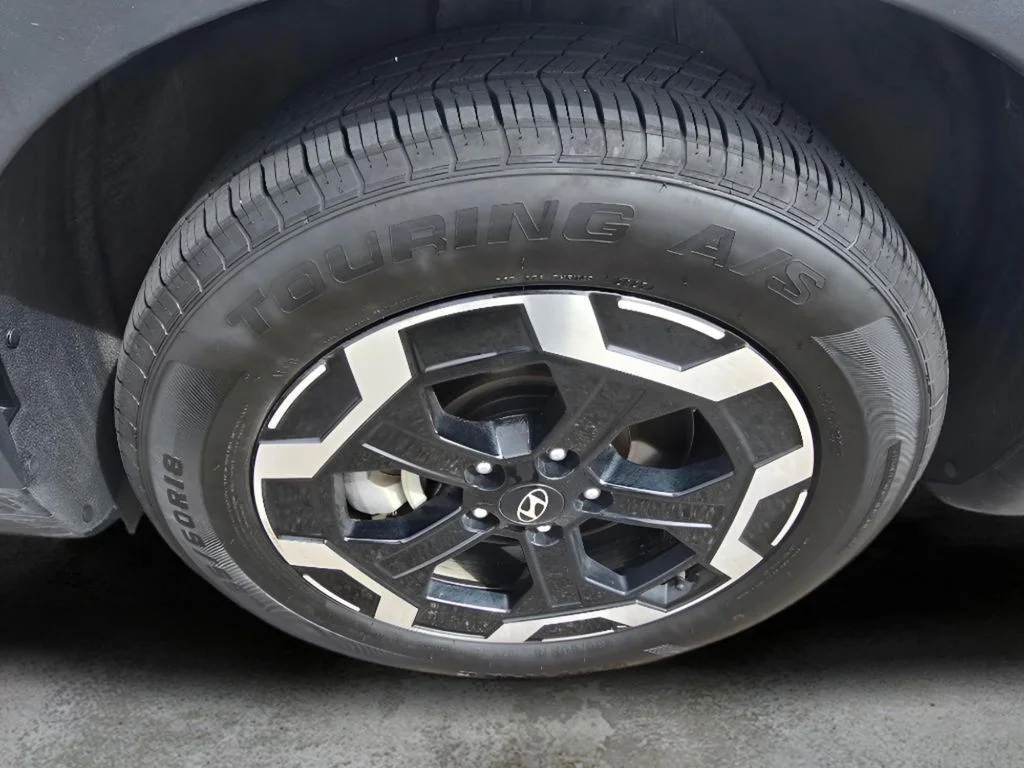 Used 2025 Shimmering Silver Hyundai SEL image 9