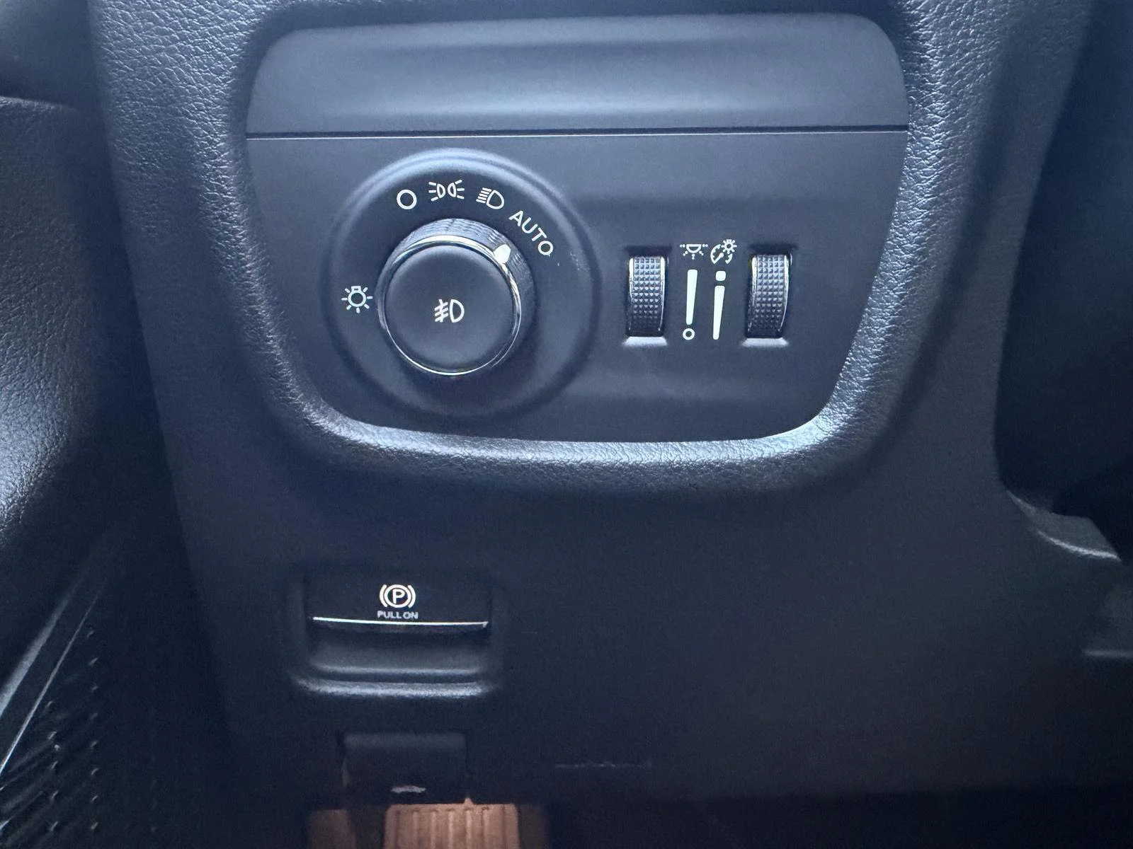 Used 2024 Silver Zynith Jeep Limited image 16