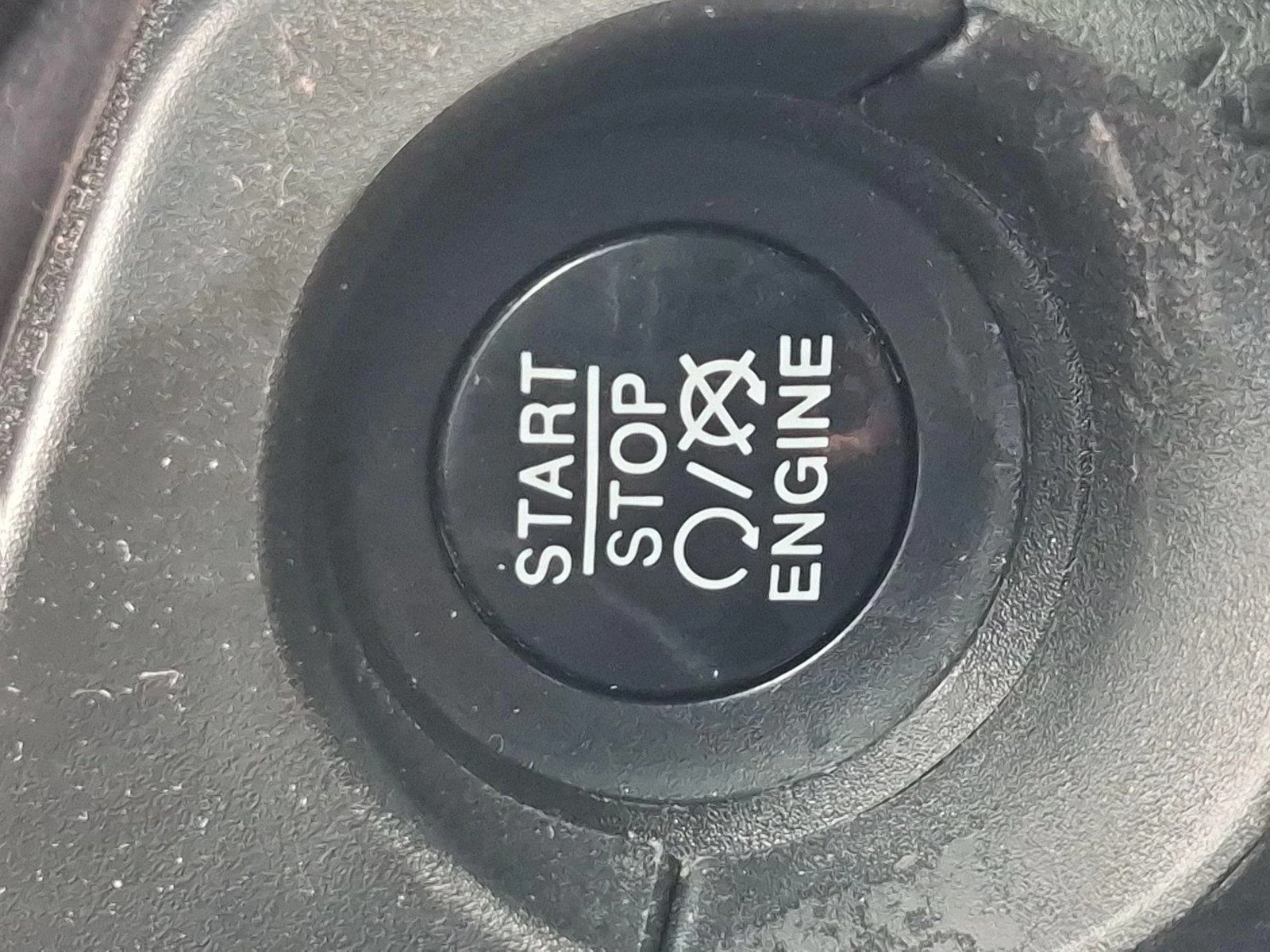 Used 2018 Glacier Metallic Jeep Sport image 28