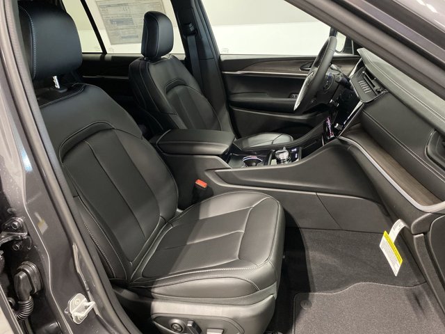 New 2026 Baltic Gray Metallic Clear-Coat Exterior Paint Jeep Limited image 28