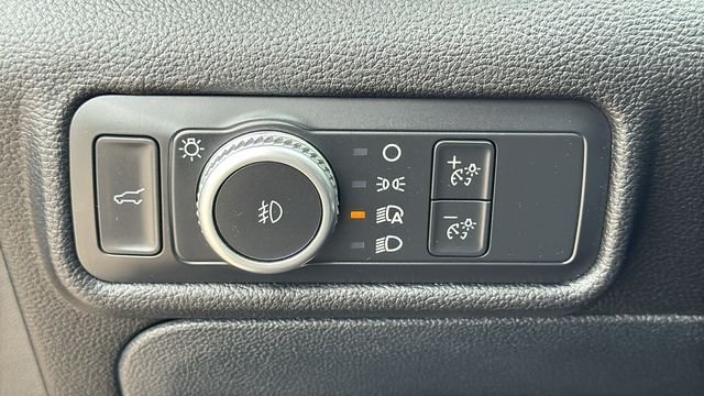 Used 2022 Gray Ford XLT image 18