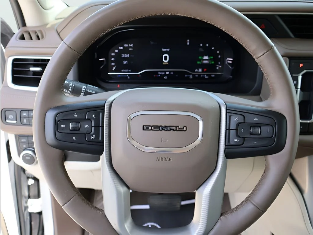 Used 2023 White Frost Tricoat GMC Denali image 32