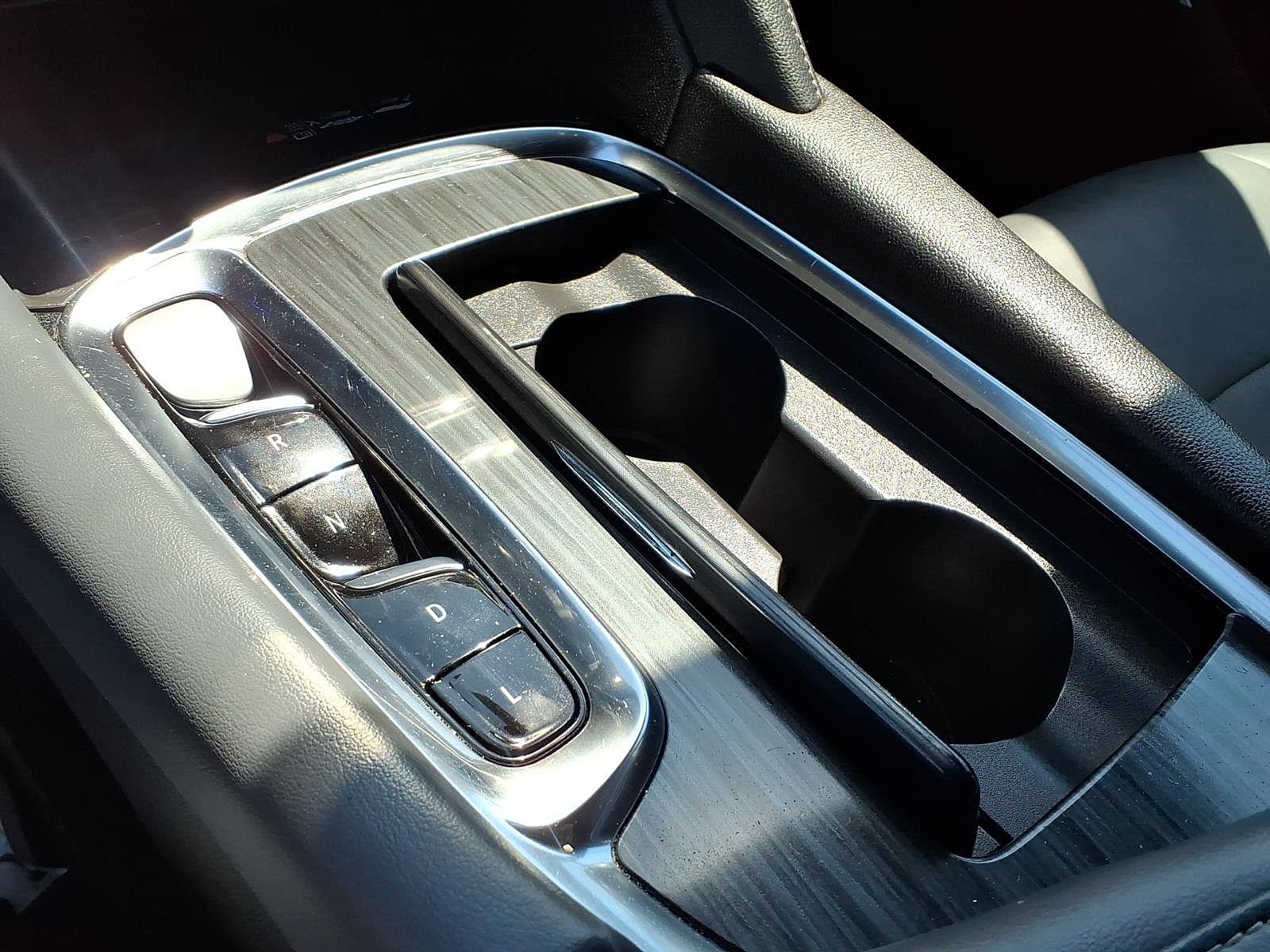 Used 2023 Summit White Buick Essence image 7