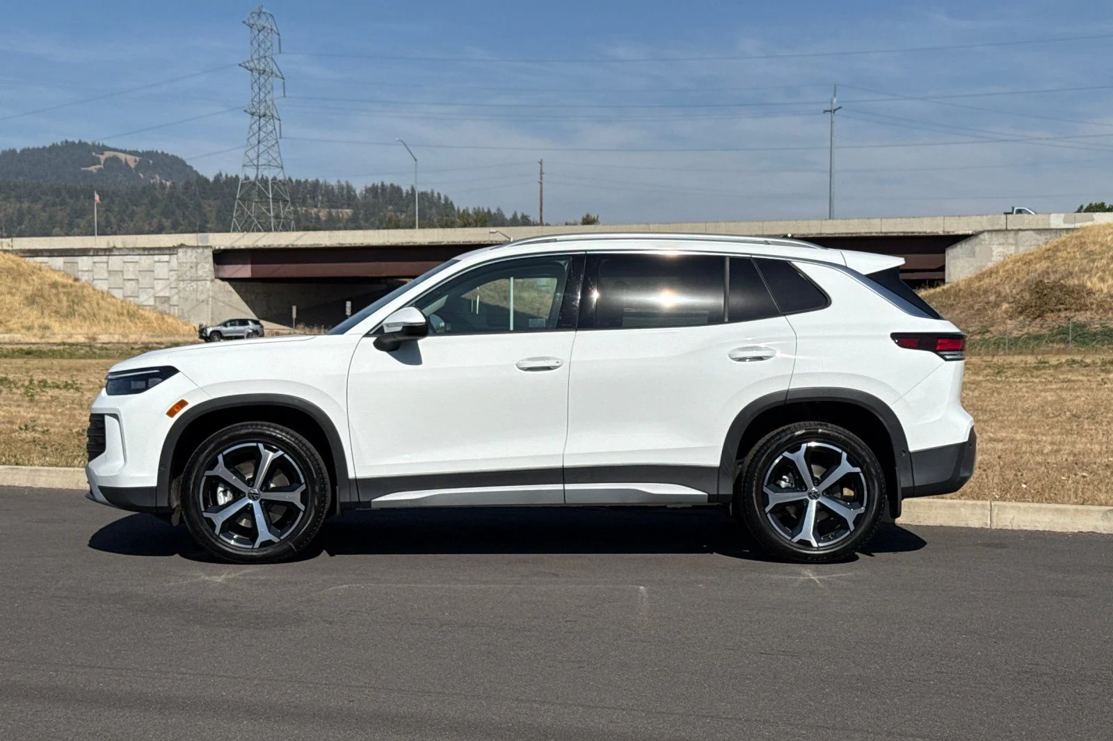 New 2026 White Volkswagen SE image 6
