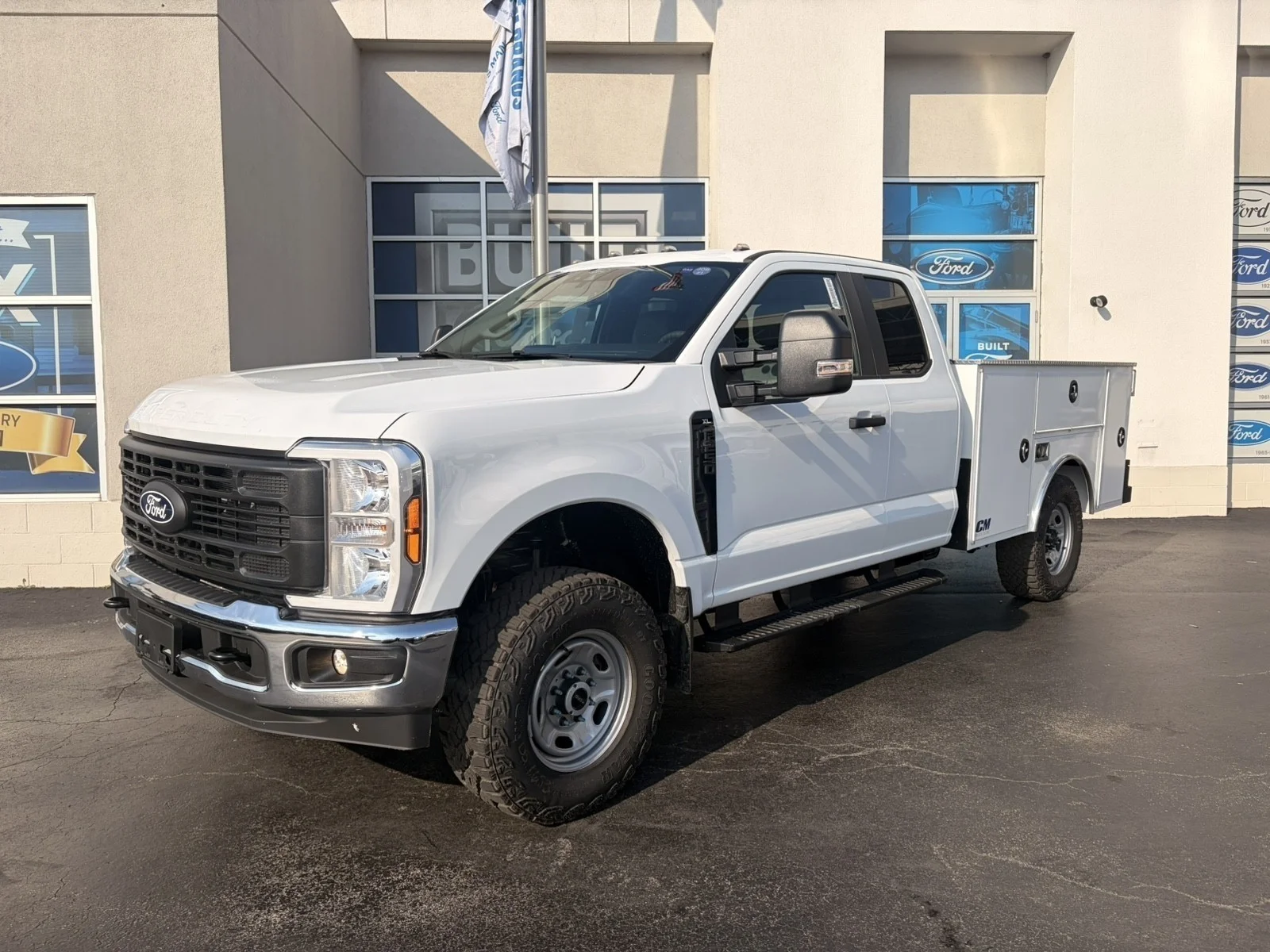 New 2027 Oxford White Ford F-250® XL image 4