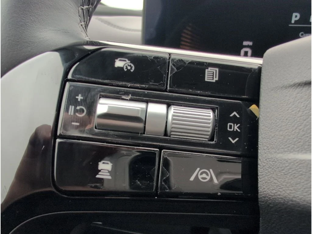 New 2026 Wolf Gray Kia S image 25