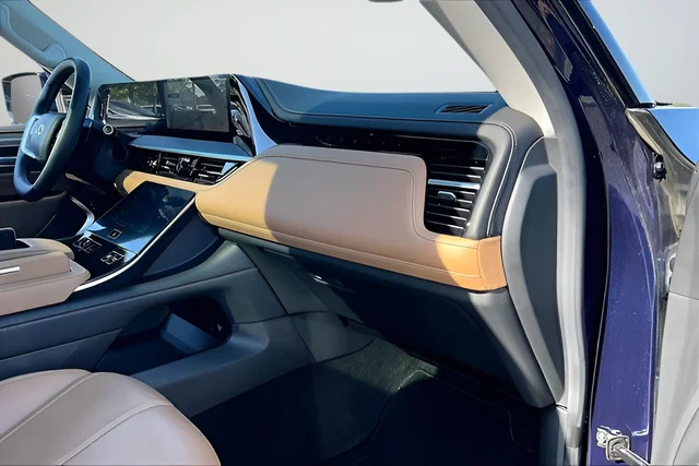 Used 2025 Blue INFINITI SENSORY image 23