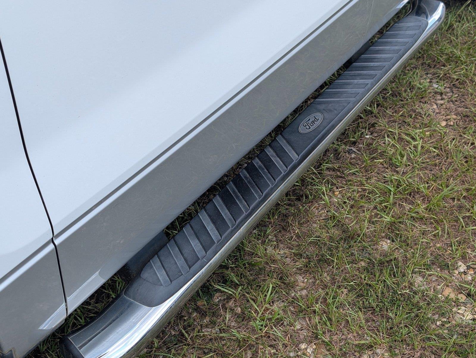 Used 2013 Oxford White/Ingot Silver Metallic Ford XLT image 13