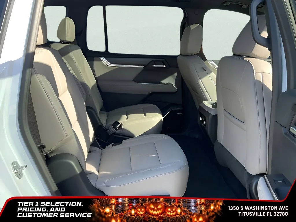 New 2026 Glacier White Tricoat GMC Elevation image 15