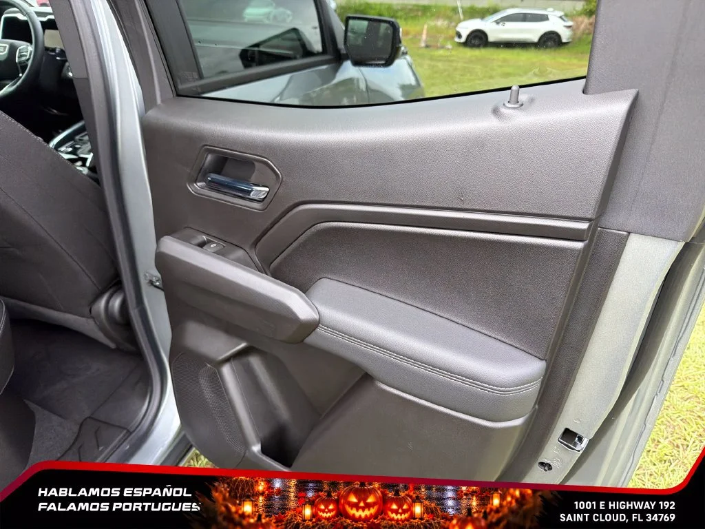 New 2026 Sterling Metallic GMC Elevation image 26